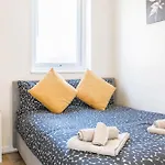 Free Parking, 4 Bed, 2 Bath House, Long Term Stay Savings, Contractors, Near Anfield
