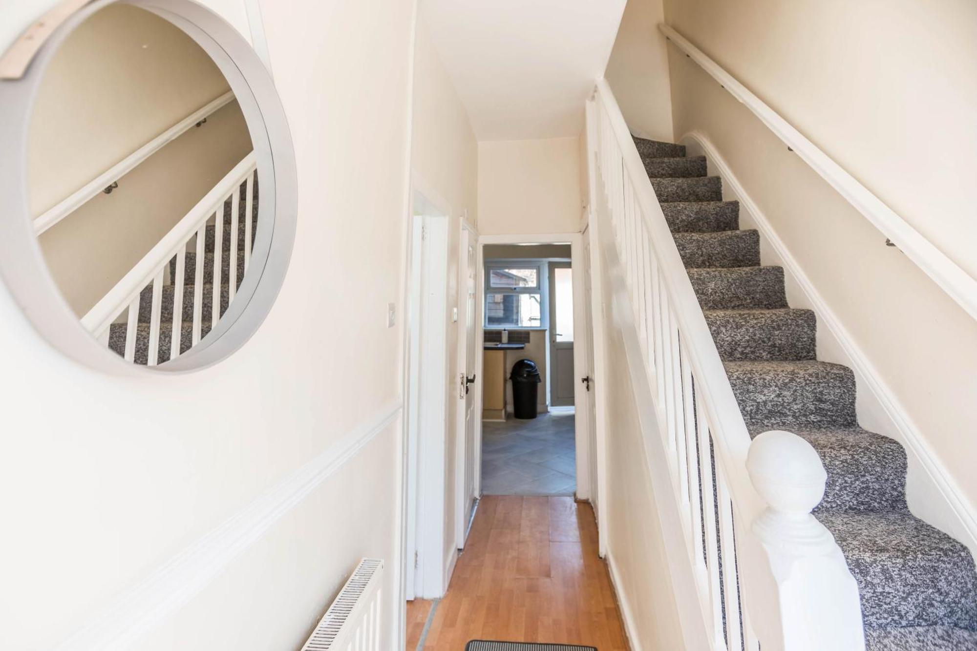 Free Parking, 4 Bed, 2 Bath House, Long Term Savings, Contractors, Near Anfield Liverpool